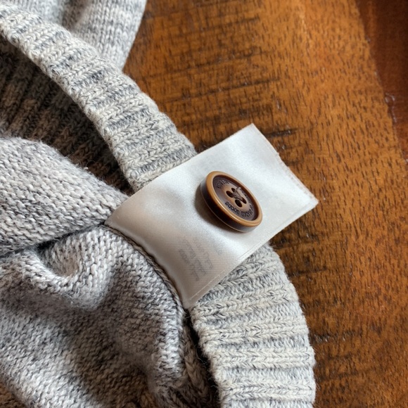 H&M Sweater - Picture 7 of 13